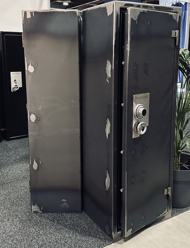 Franz Jäger Våpenskap 8/16 Mec Excl Raw 2026